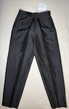 Silk Lore by Beth Terrell 100% Silk Pleated Trousers Tapered Pants Black 
Size 6